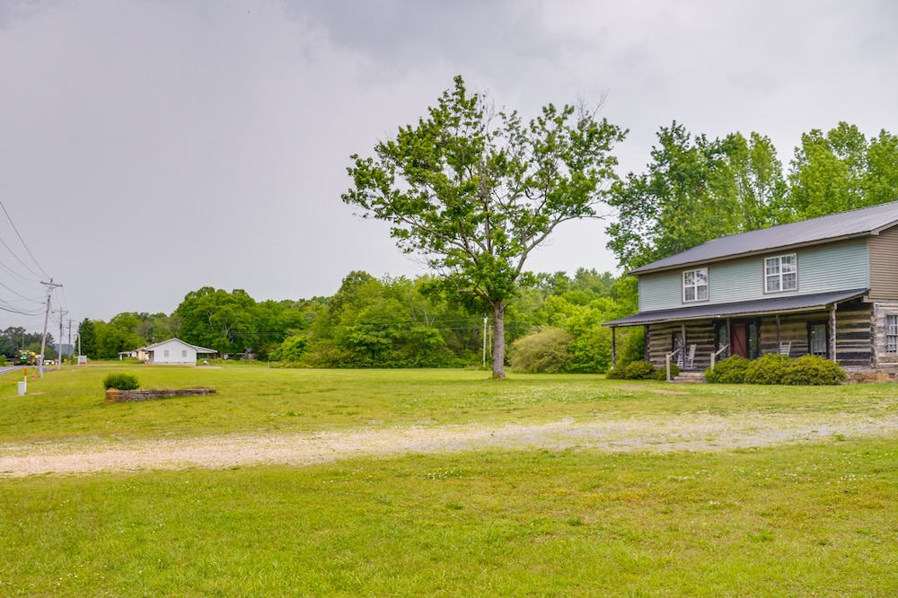 6 Mi to Scottsboro: Pet-friendly Cabin Apt view 3