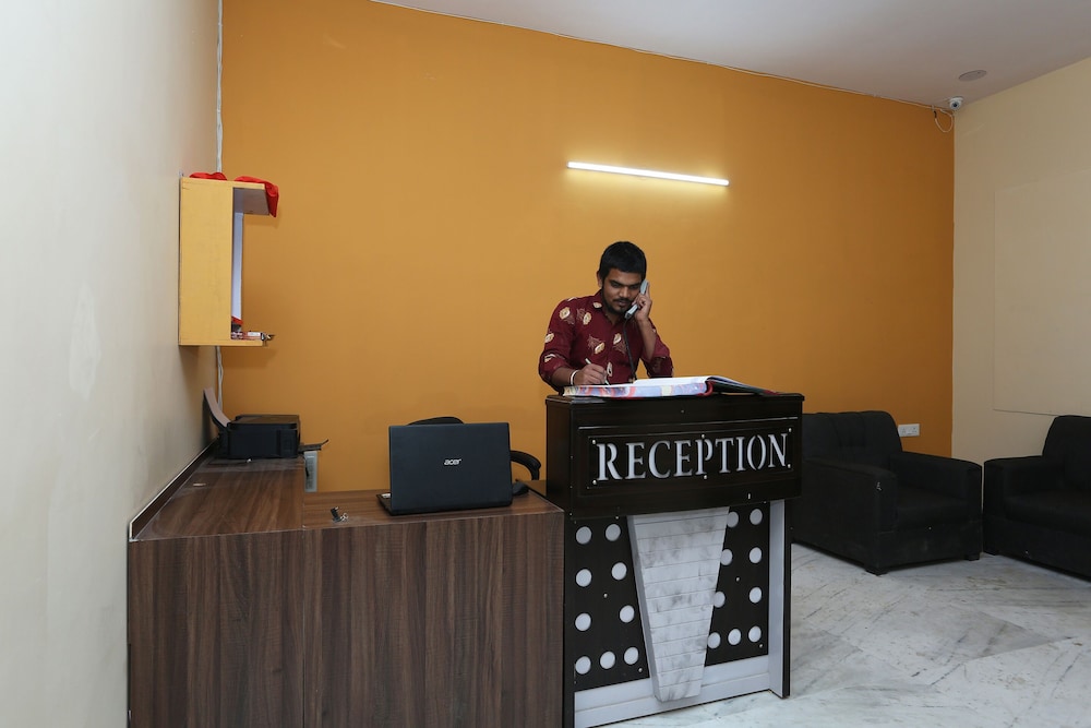 Noida Vacations - Capital O 30956 Moon Light - Property Image 19