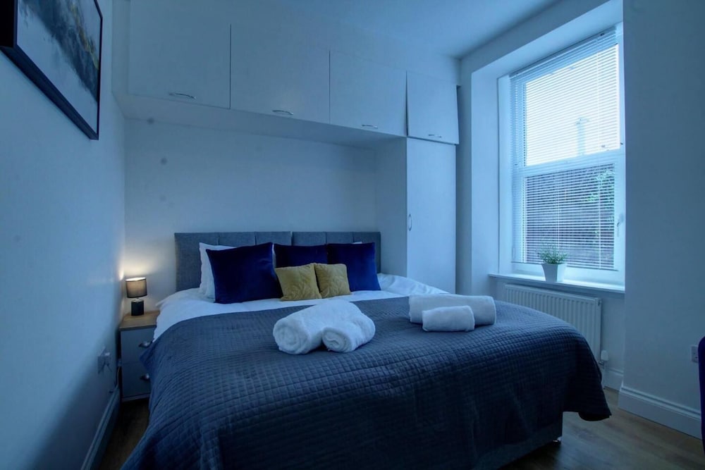 Luxury 1-bedroom Apartment - Central Dundee view 4