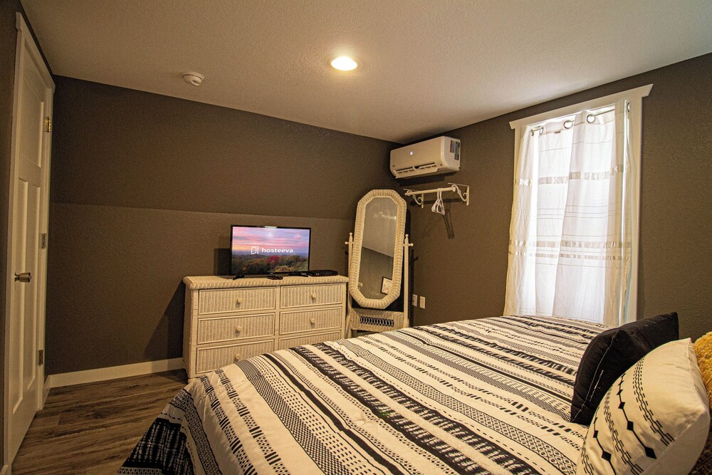 Mountain Haven Dragon's Nest Cabin view 4