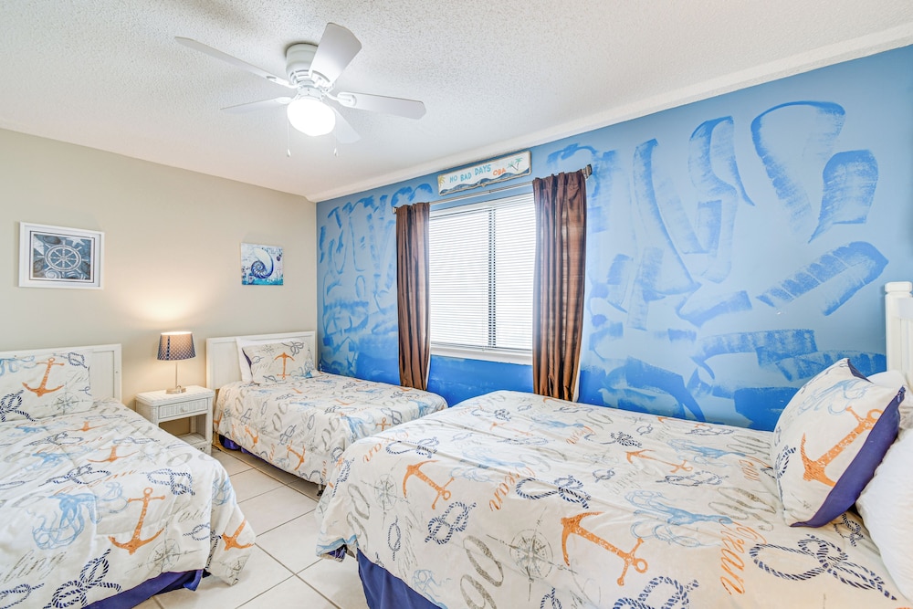 Breezy Orange Beach Condo w/ Balcony + Water View! view 2