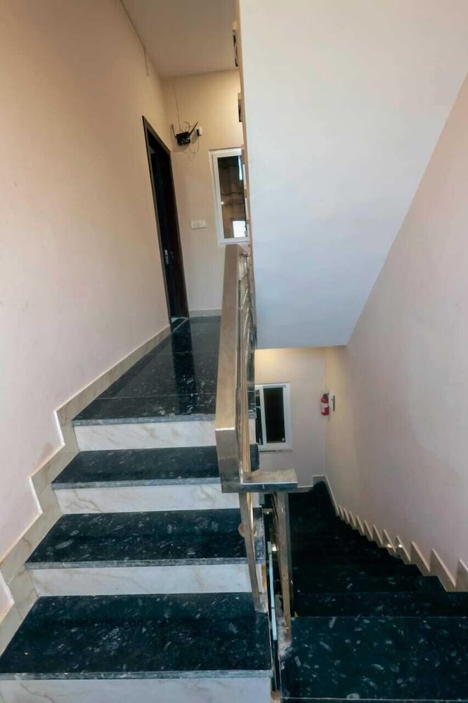 Hotel Saraswati Stay Dham