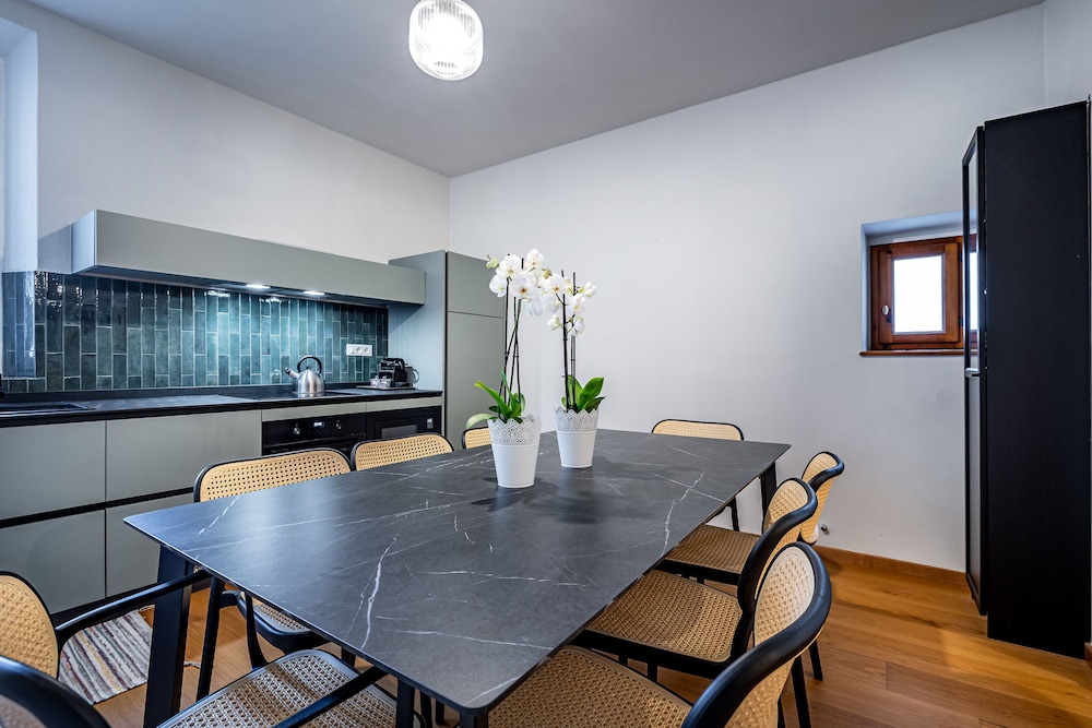 YiD Leone X luxury 4 Bedroom
