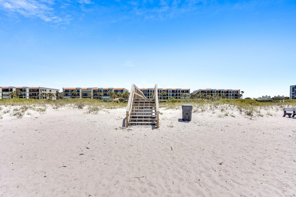Land's End 1-306 Bay Front- Premier