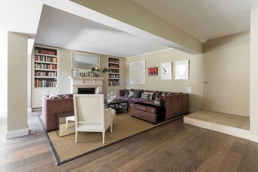 Holland Park Avenue VII by Onefinestay