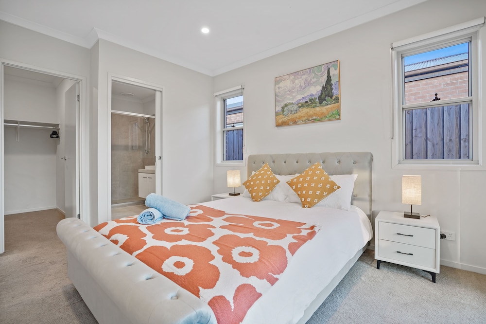 Kozyguru | Greenvale | 5 Bedroom Holiday Home