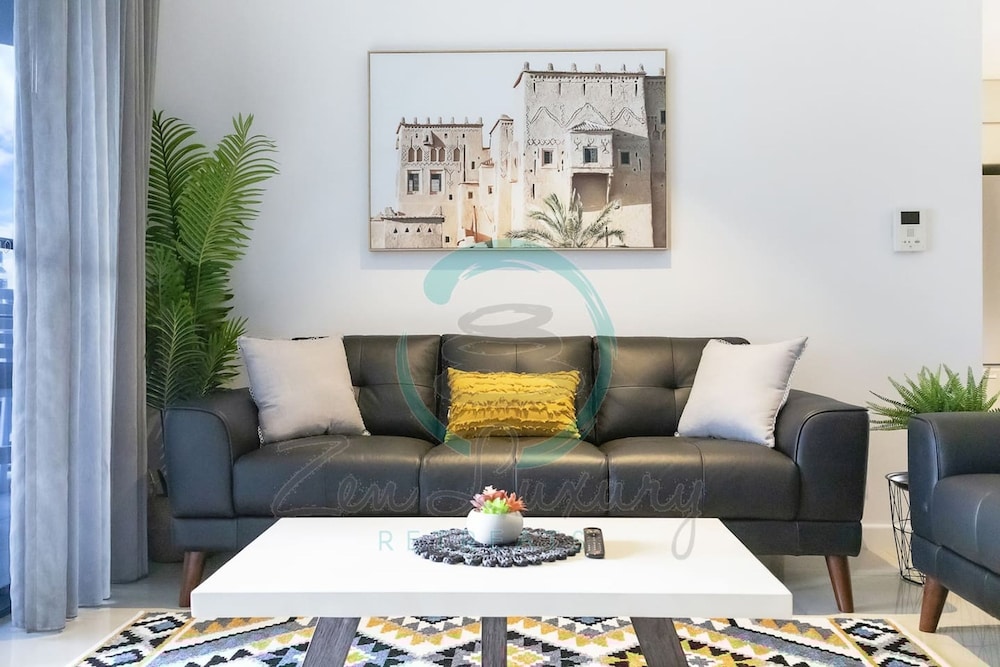 Zen Arkaba 3BR Luxury Waterfront Apt Pool BBQ - Image 4