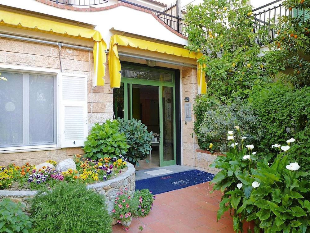 Apartment in Pietra Ligure photo 2
