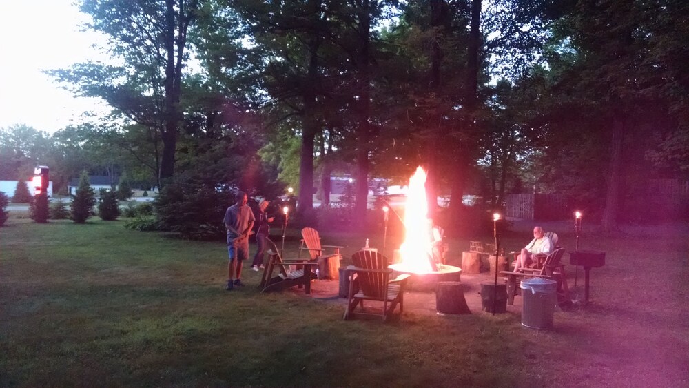 The Saugatuck Retro Resort Motel - Property Image 14