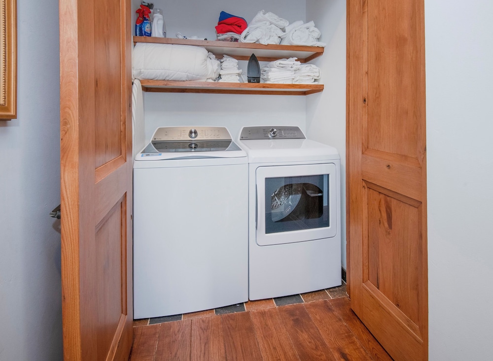 Hummingbird by Elevation Accommodations
