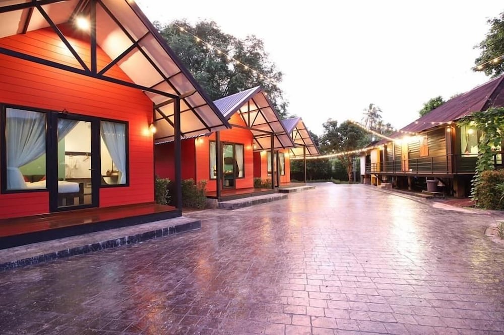 ST Resort