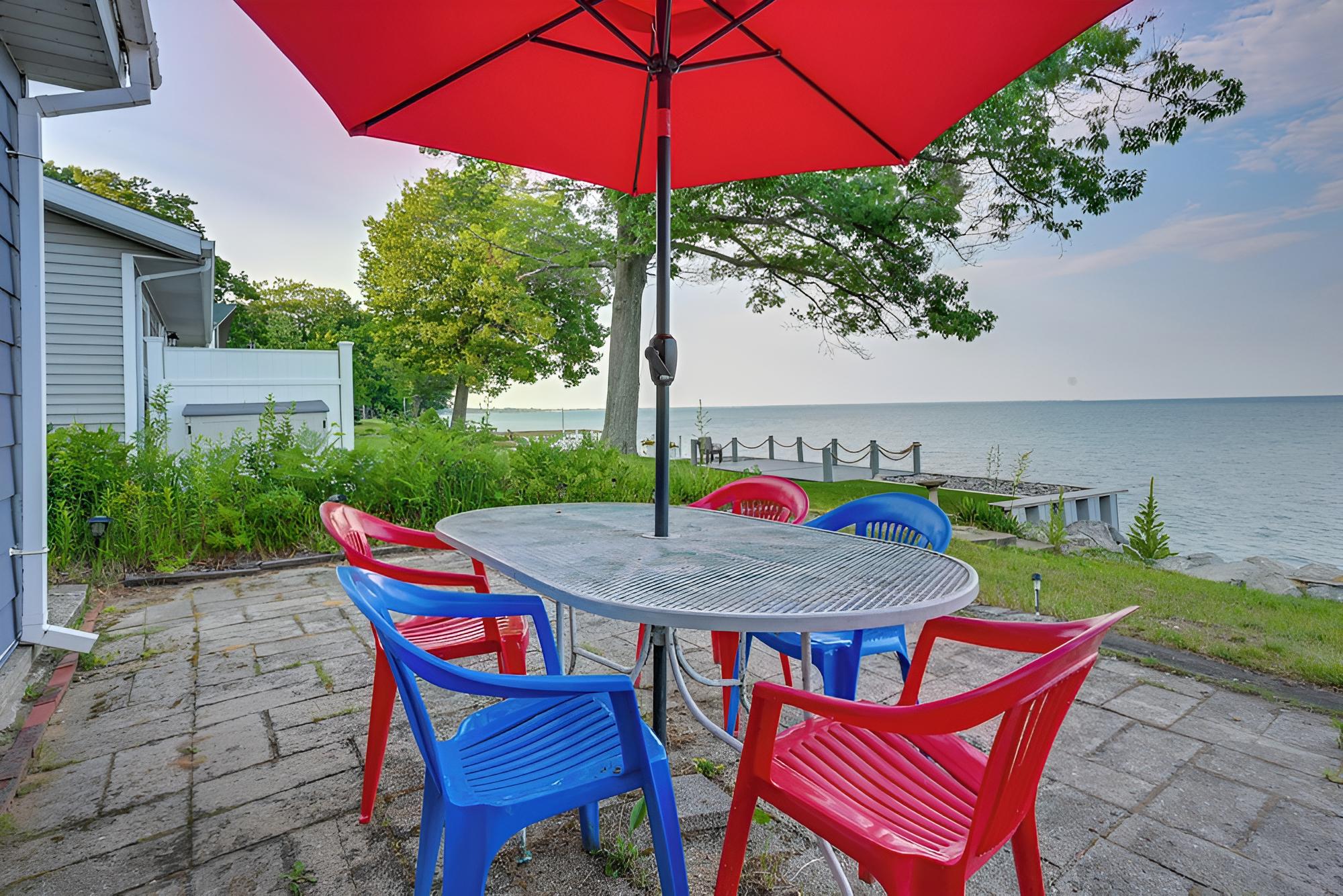 Seasonal Lakefront Tawas City Home w/ Grill!