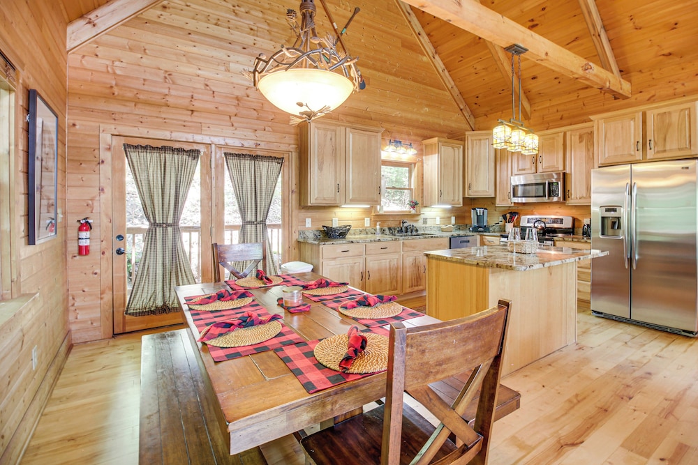 North Georgia Mountains Cabin w/ Beach Access