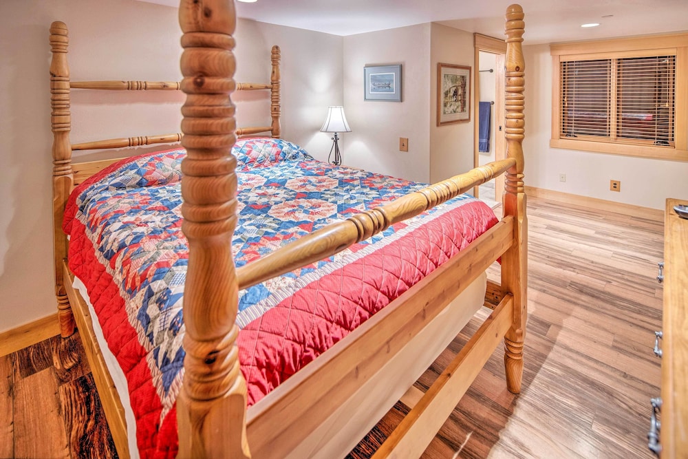 Ketchikan Vacations - Ketchikan Apt - Walk to Refuge Cove Beach! - Property Image 5