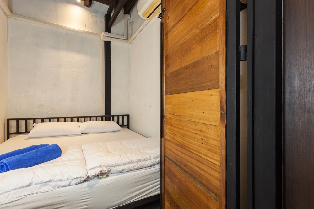 Feel Good Hostel