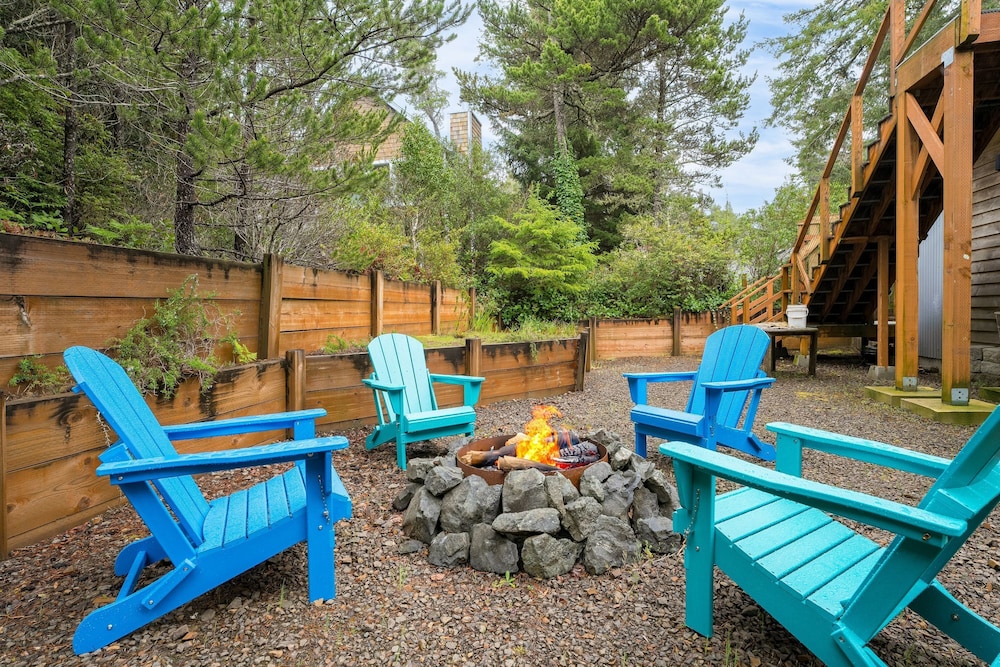 Buttercup Bay Hideaway by Avantstay Cozy Escape w Fire Pit Walk to Beach