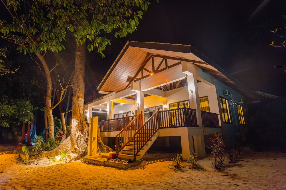 El Nido Water Front