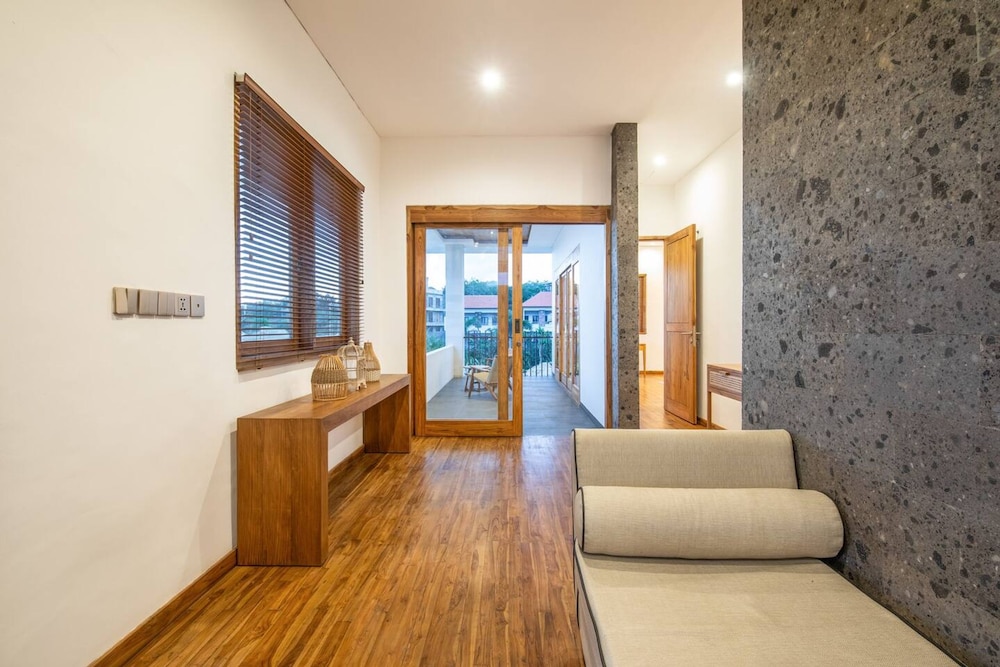Breeze Opulent 6 BR in With Ocean View 5 Mins to Savaya
