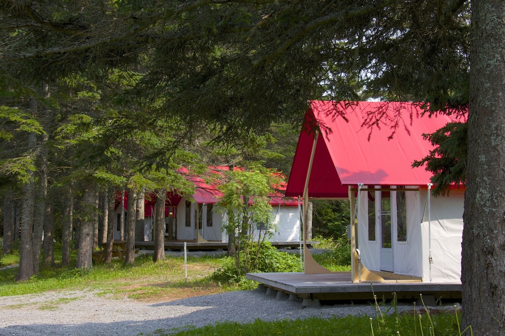 Maisonnettes Camping de la Baie de Perce