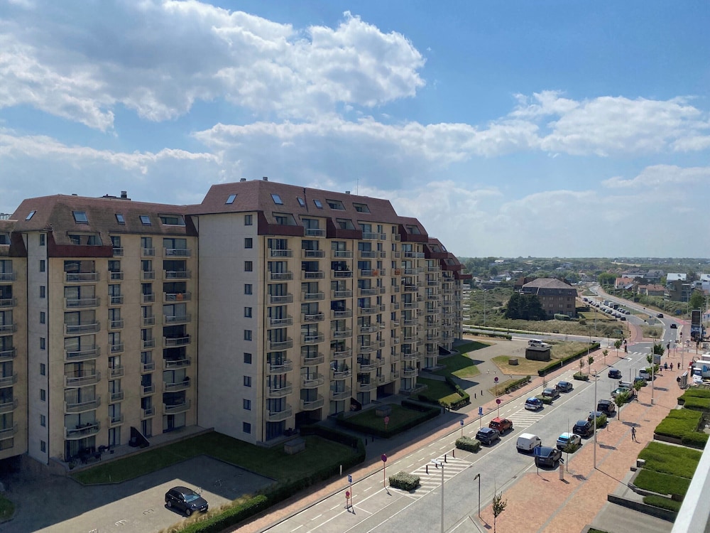 Apartment in Nieuwpoort-bad With Sea View