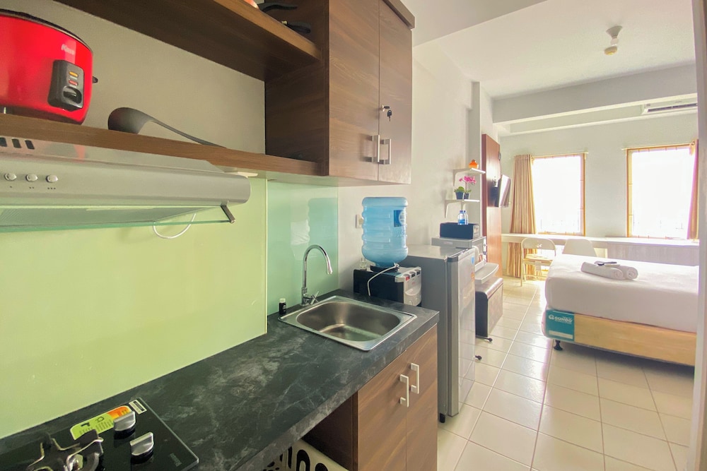 Warm And Cozy Stay Studio Room At Patraland Urbano Apartment