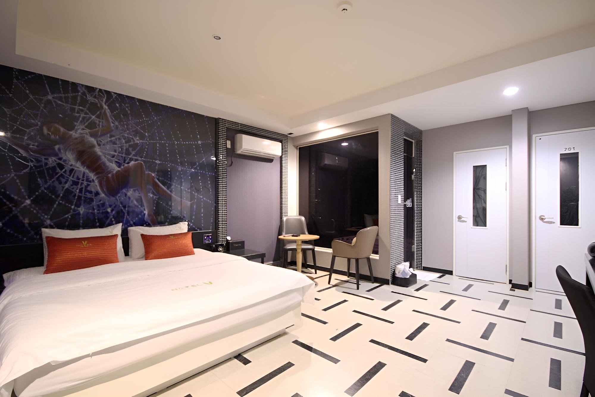 Changwon Myeongseodong Hotel V view 3
