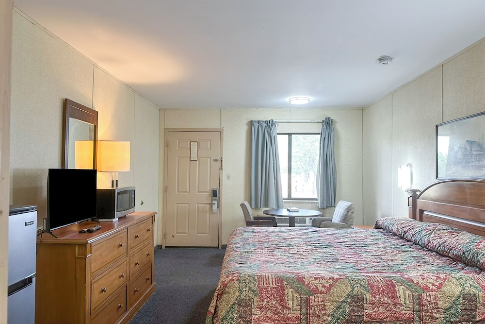 Louisville Inn By Oyo Louisville Municipal Airport