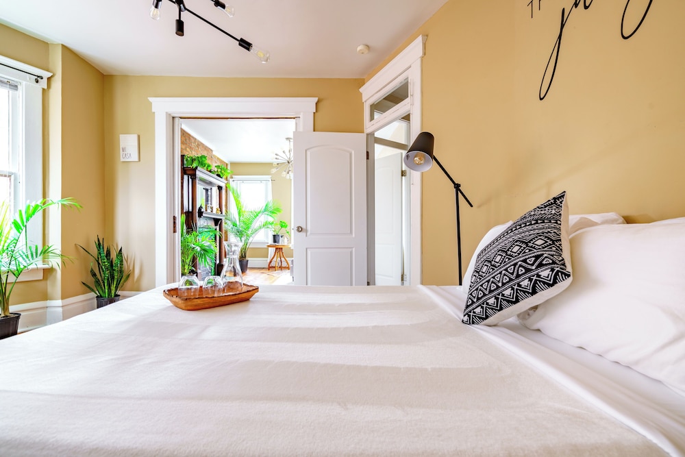 The Parkside by Jungle House – Short North Boutique Suites