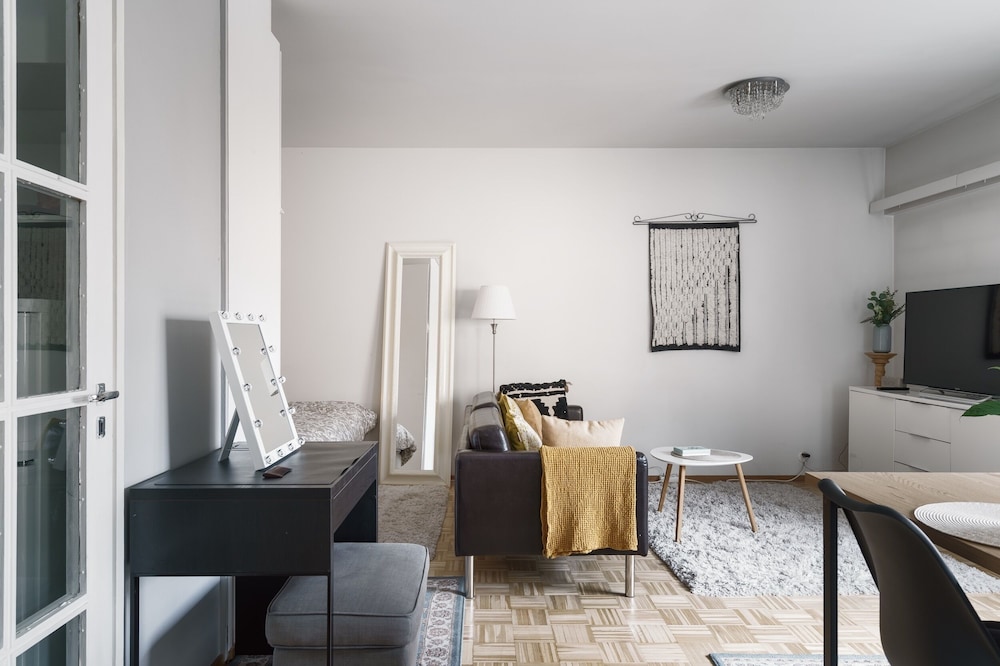 Bright Studio Apt. with Private Balcony