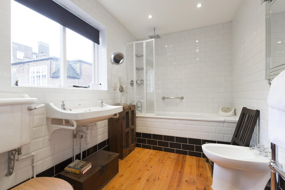 Godfrey Street II by Onefinestay