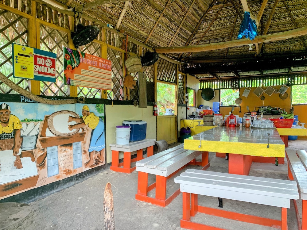 Palmento Grove Eco Cultural & Fishing Lodge