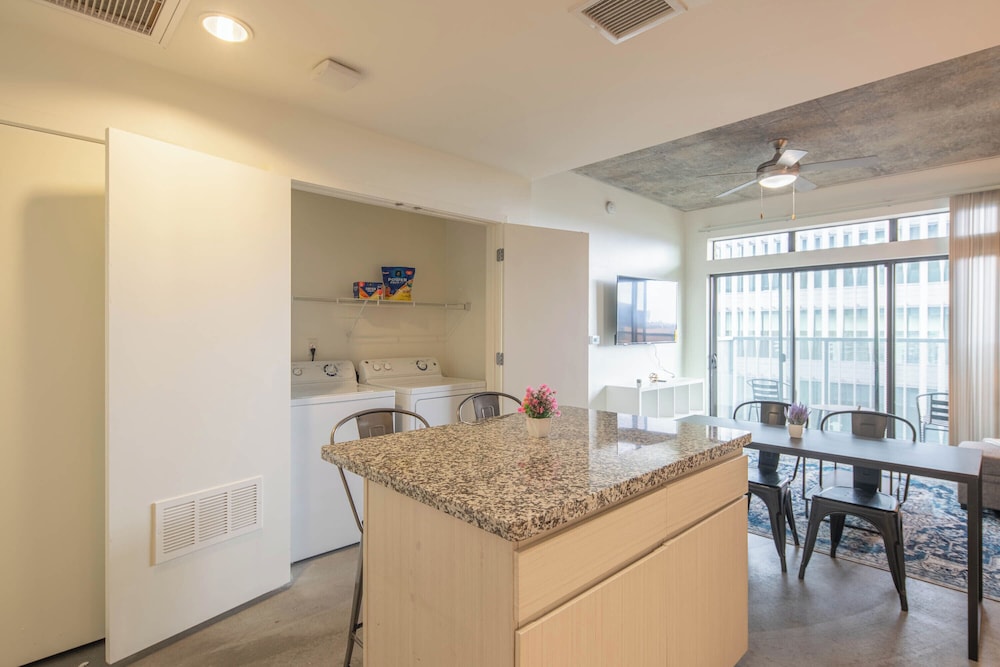 ROVE LIVING/KL - Roosevelt Point
