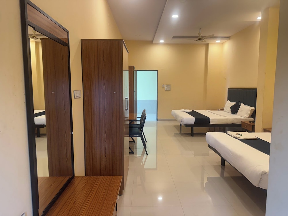 HOTEL MINT PARK