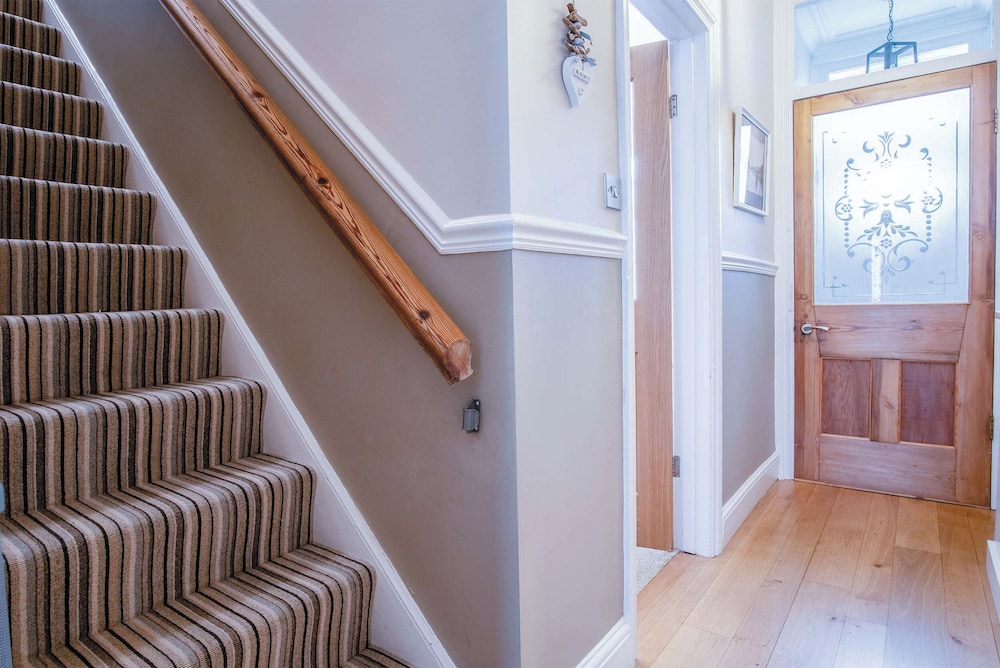 Overland Road 4 Bed House Mumbles
