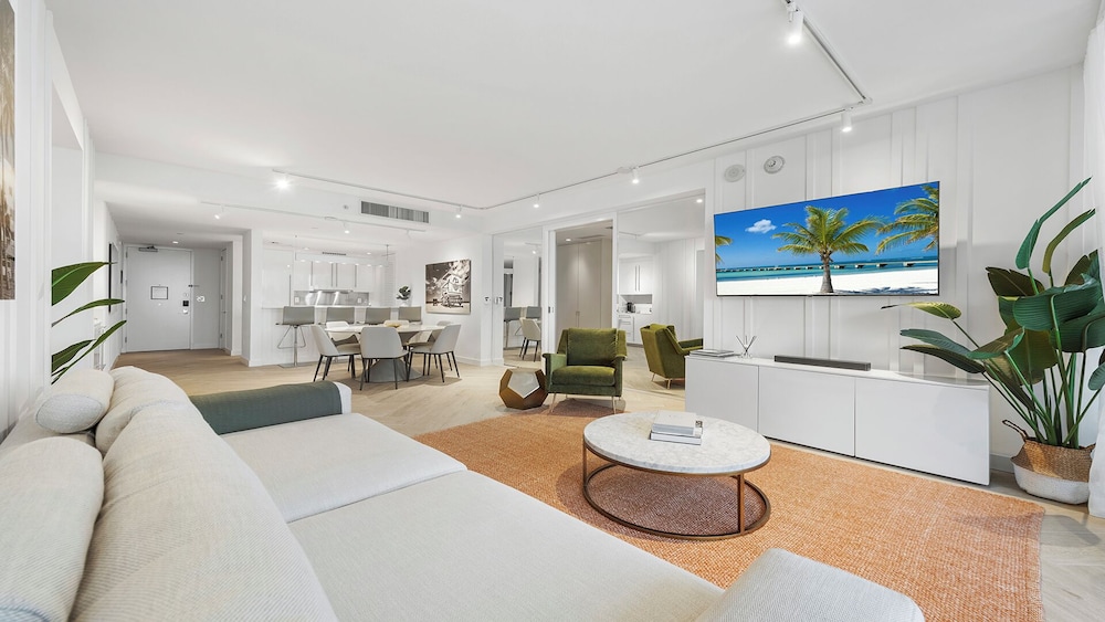 Luxury Vacation Rentals in South Beach by LRMB