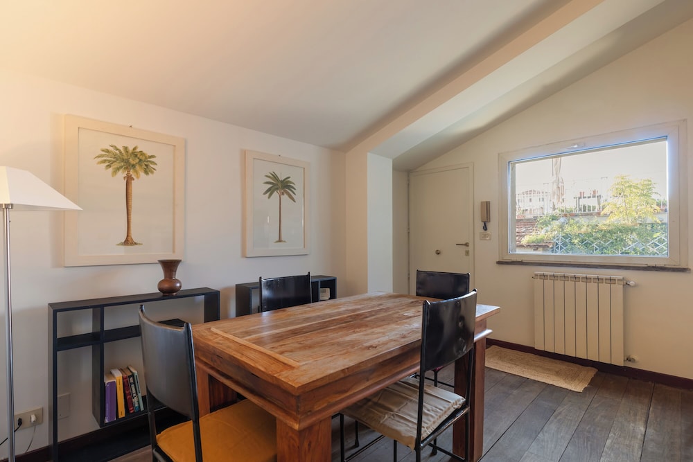 Trastevere Romantic Terraced Apartment