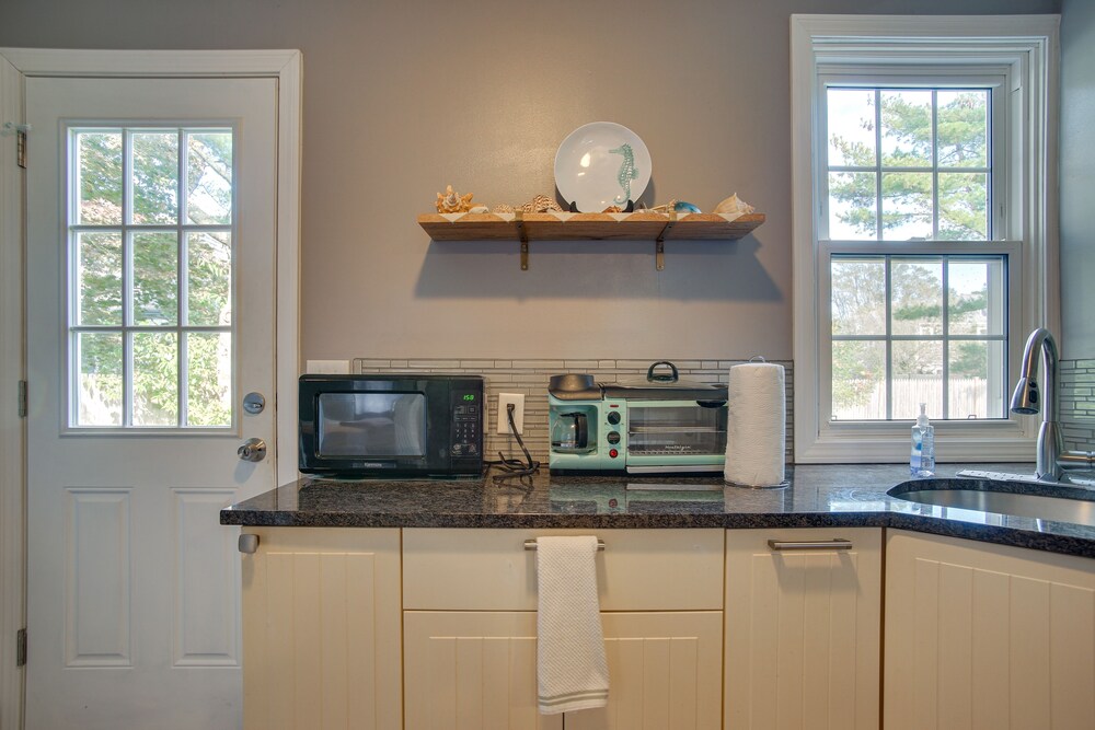 ~ 1 Mi to Beach: Cape Cod Apt in South Yarmouth
