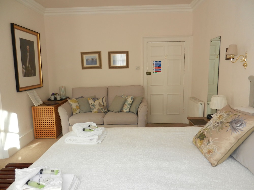 Brocks Guest House - Image 5