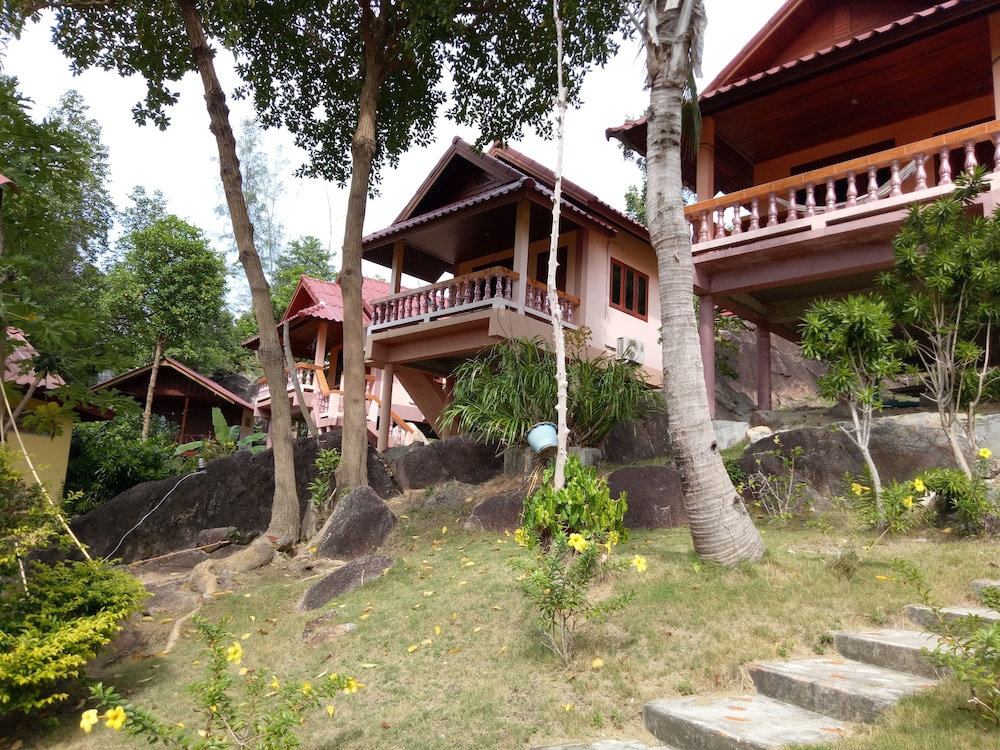 J.B.Hut Bungalows