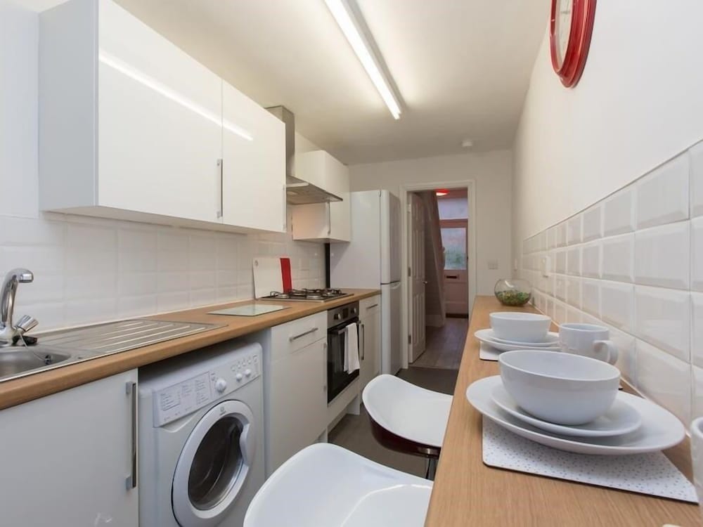 Townhouse @166 Ruskin Rd
