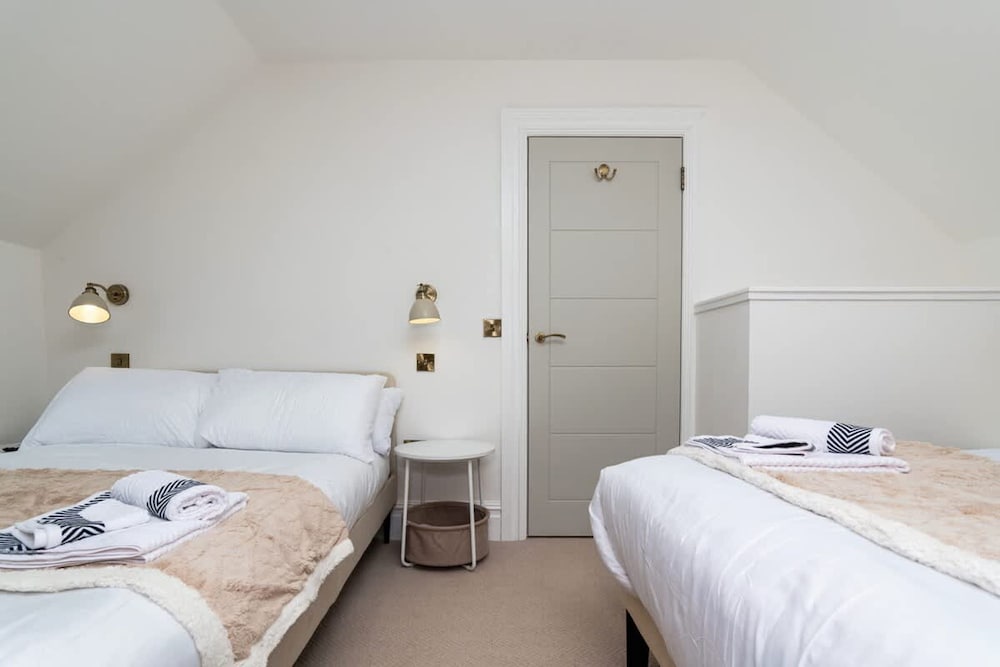 2 Bedroom Cottage-hot Tub-free Parking