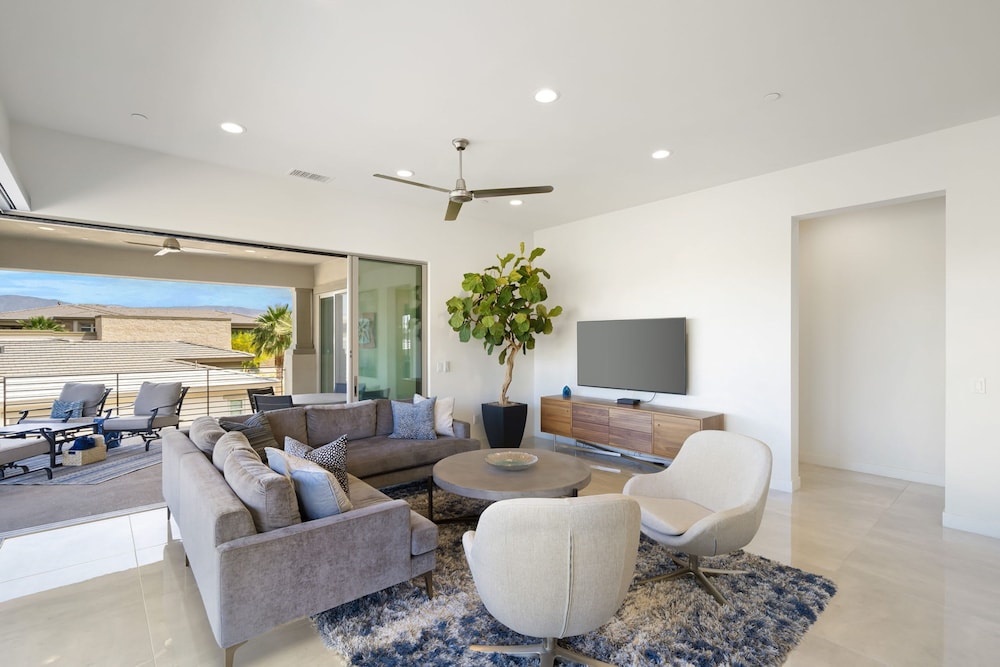 A Luxurious Oasis Experience in Desert Palm