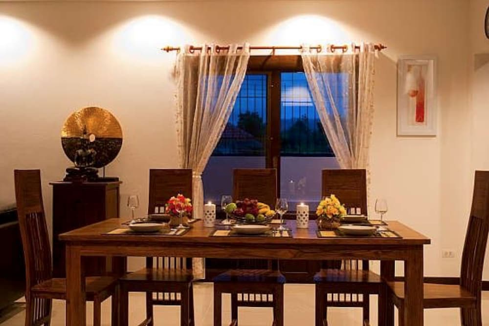 4 Bedroom Private Bali Style Villa HH1