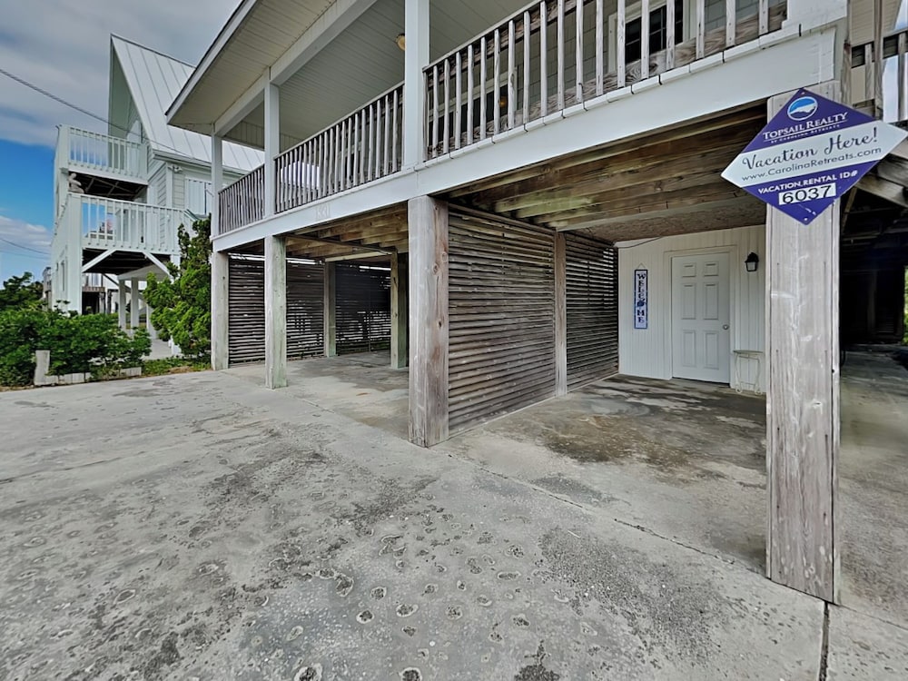 The Sassy Sea Turtle by Topsail Realty