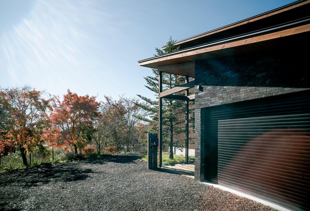 SUKH KARUIZAWA