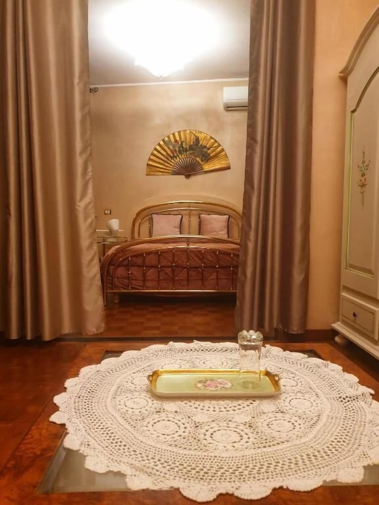Villa Marisa bed breakfast and books