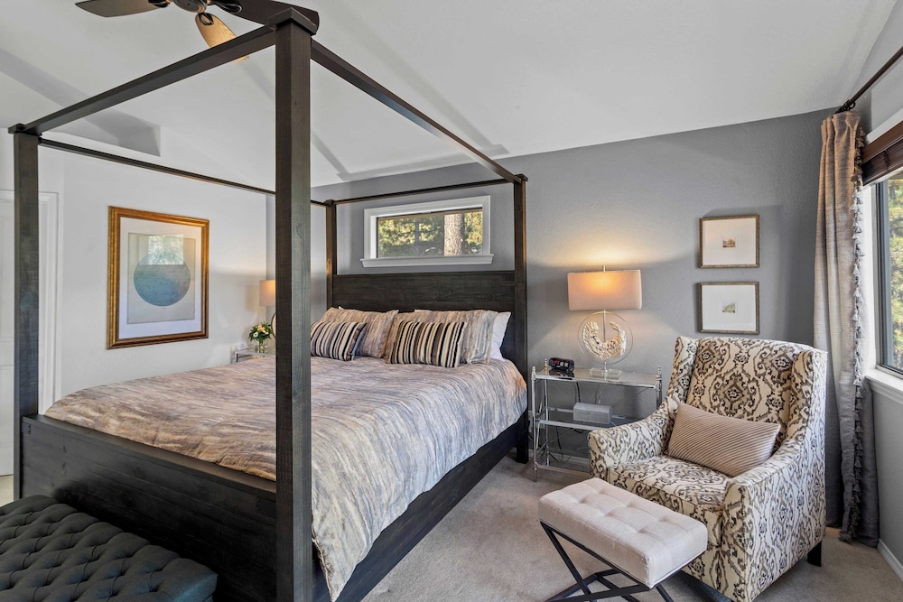 5bdr Stay w/ Fireplace, Game Room & Family-friendly Amenities Arrowhead Chalet by Avantstay