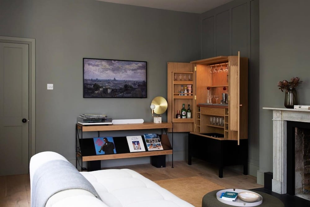 Designer Canal House 2 or 3 Bed Little Venice