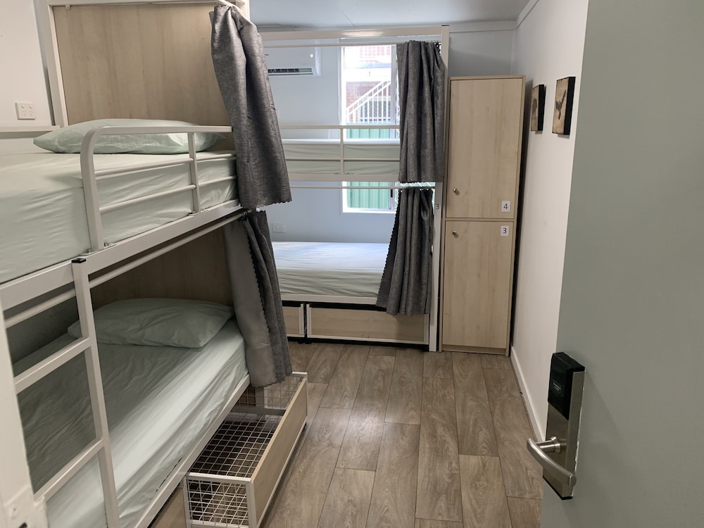 Mummas Hostel Surfers Paradise - Image 1