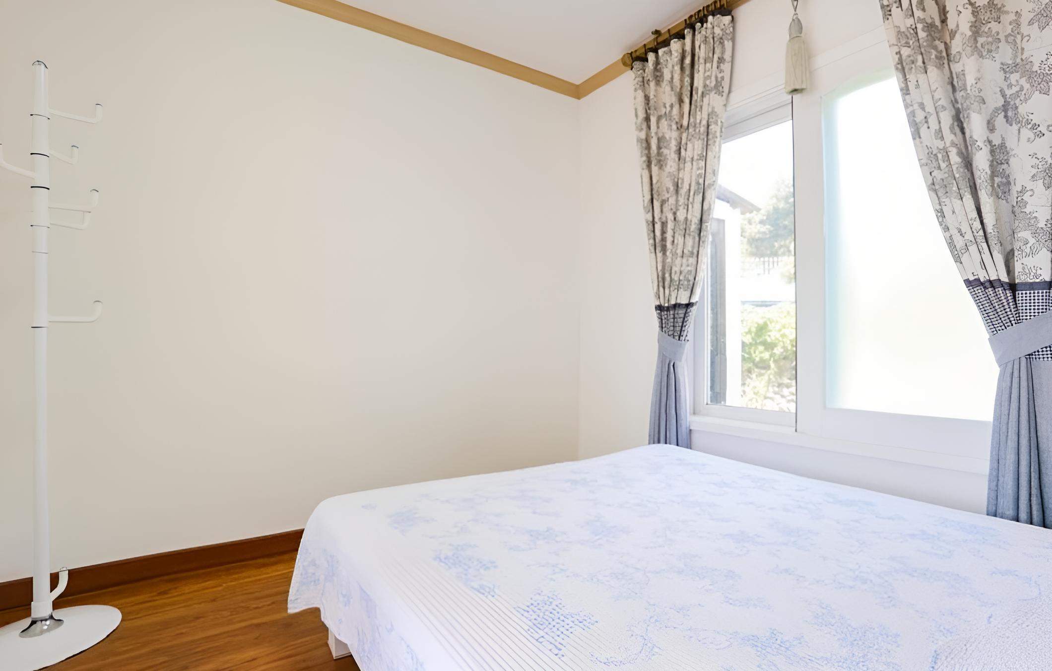Seogwipo Bangulpungdengi Pension view 4